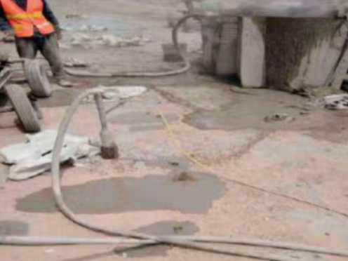丰县水泥混凝土路面板底注浆技术 路面脱空注浆整治方案